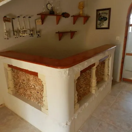 14, Triq Il Mithna * Qala