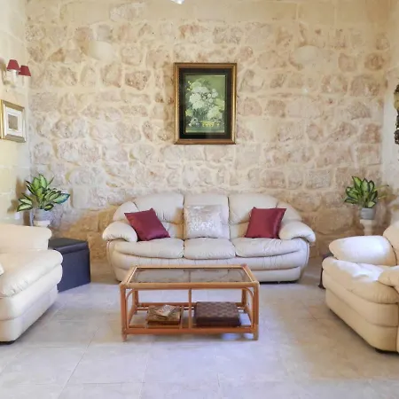 14, Triq Il Mithna *