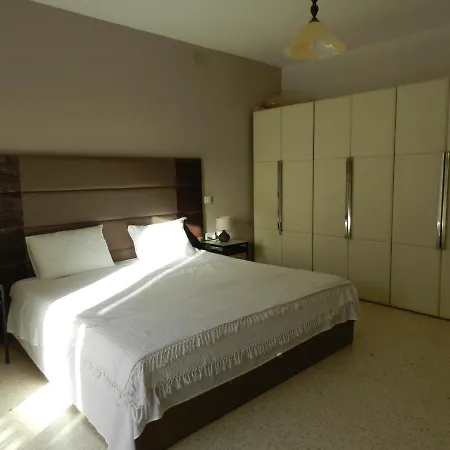 بيت للعطل 14, Triq Il Mithna *