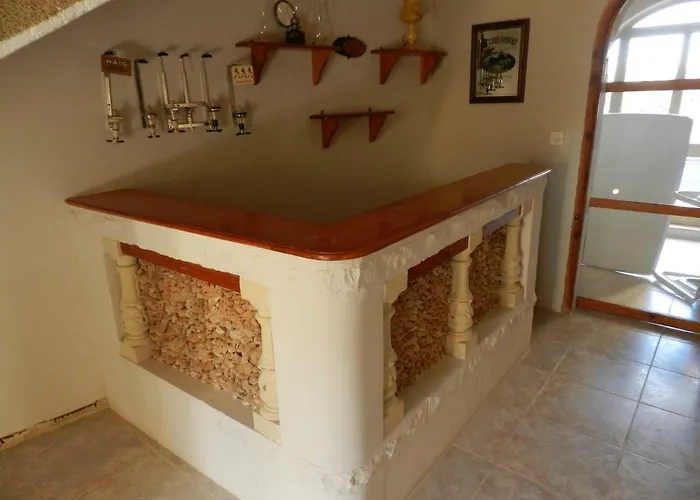 14, Triq Il Mithna * Qala