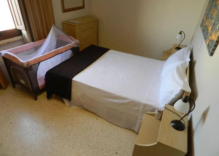 14, Triq Il Mithna * Qala