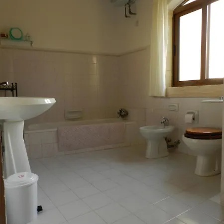 14, Triq Il Mithna * Qala