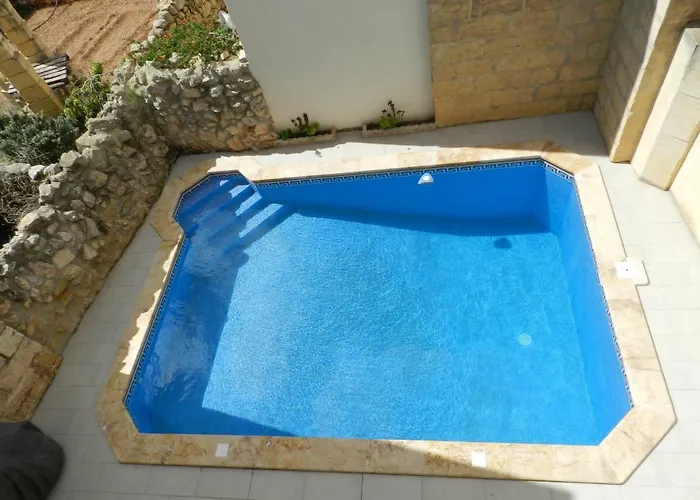 펜션 14, Triq Il Mithna Qala